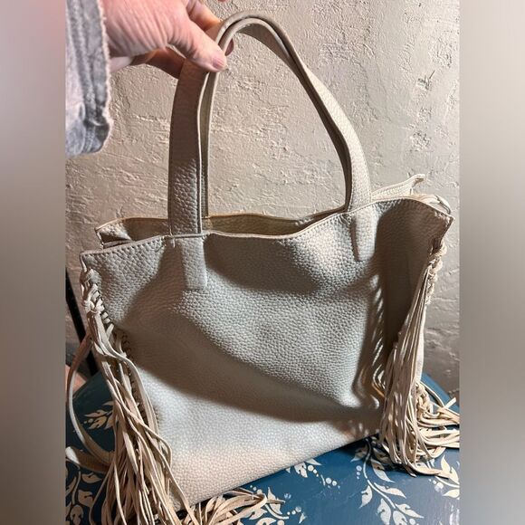 Shiraleah Fringe Cream Tote/Crossbody Vegan Bag large zipper pocket faux leather - Picture 16 of 16